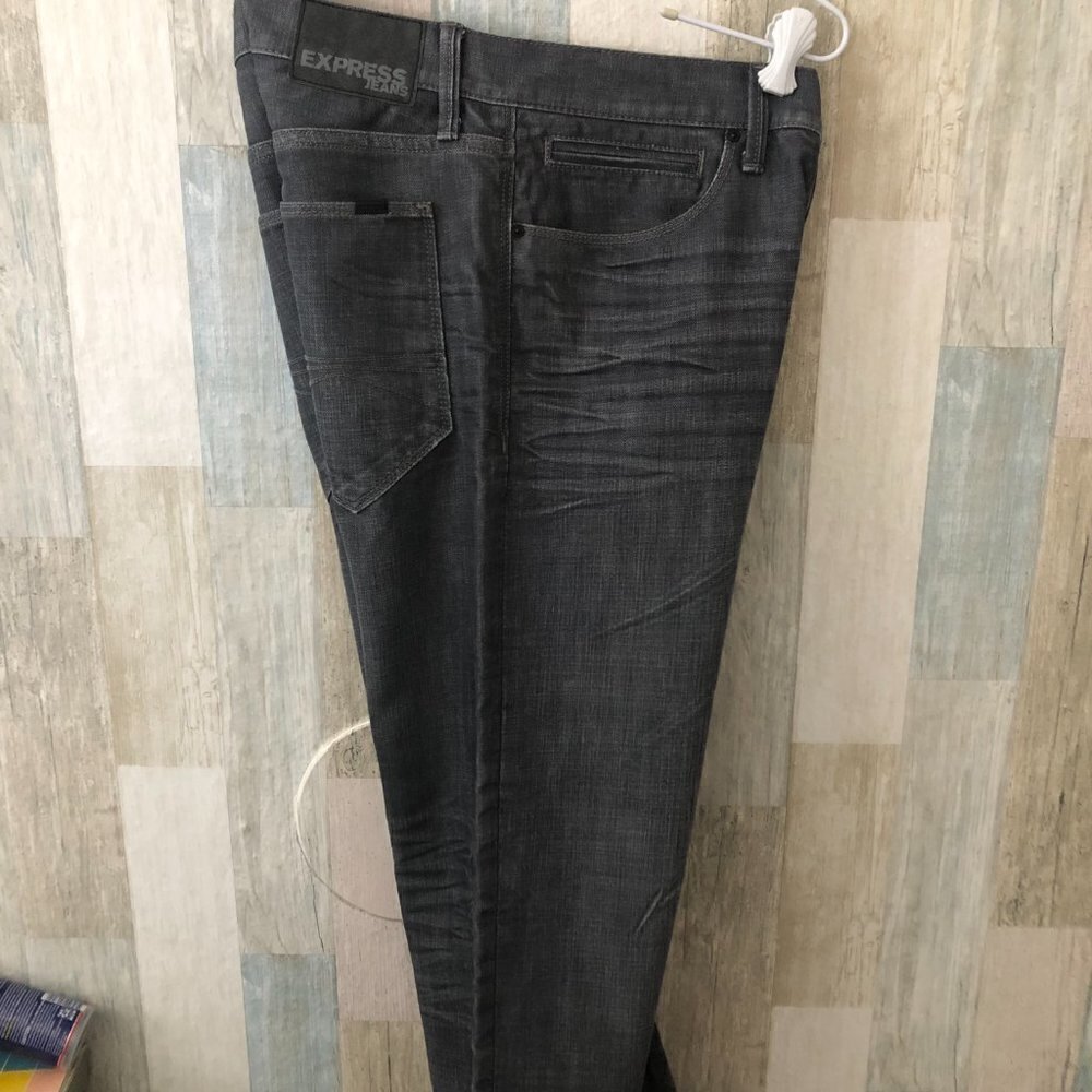 Express Blake Loose Fit Boot Cut Jeans Men's size 30 x 30 Gray Whiskering NEW